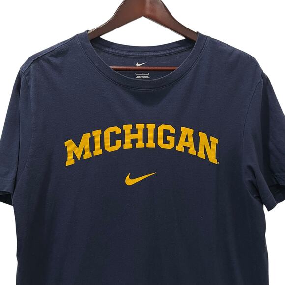 Nike Michigan Wolverines Blue T-Shirt Short Sleeve Spell Out Maize Swoosh Large - Picture 2 of 7